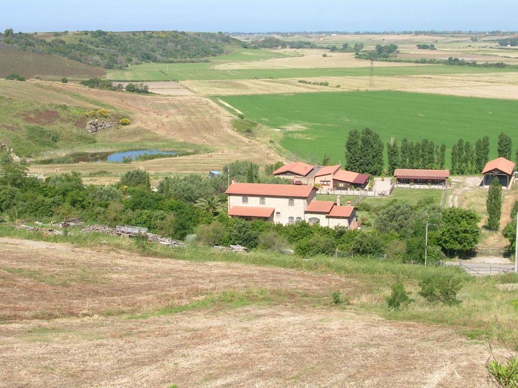 Casale Farnesiana B&B Тарквиния Экстерьер фото