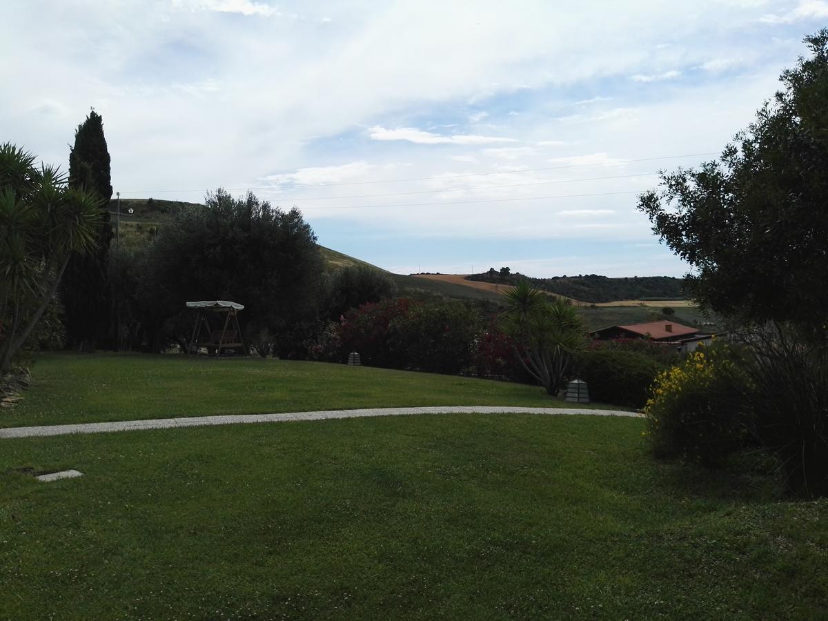 Casale Farnesiana B&B Тарквиния Экстерьер фото