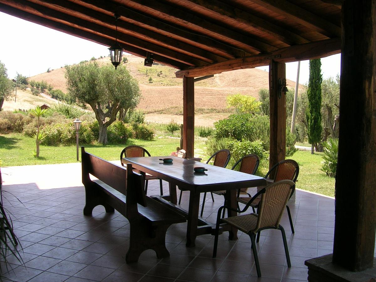 Casale Farnesiana B&B Тарквиния Экстерьер фото